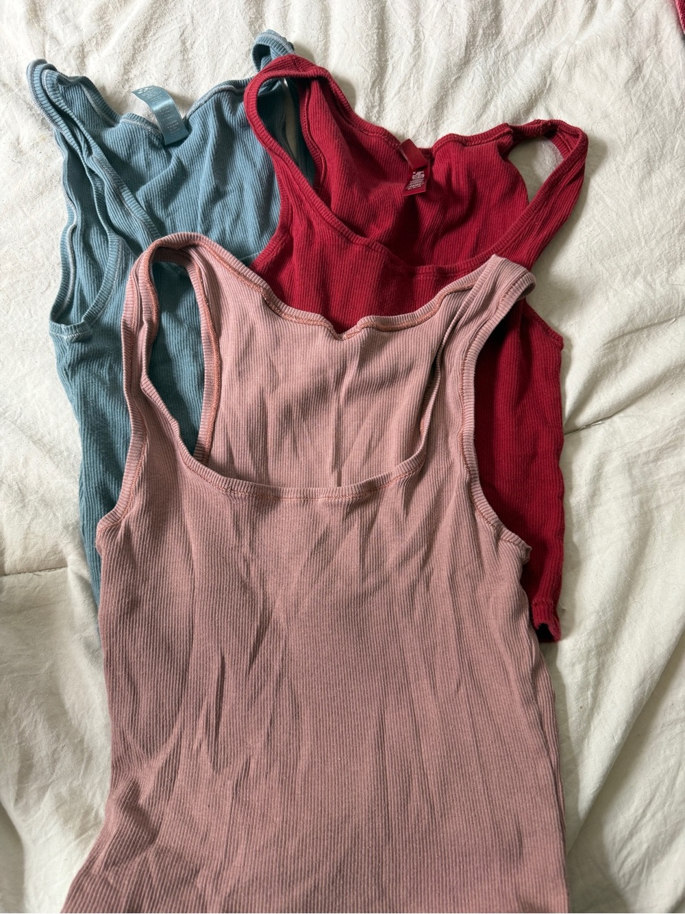 SKIMS Ribbed Scoop Tank Trio in Pink, Red, Light Blue